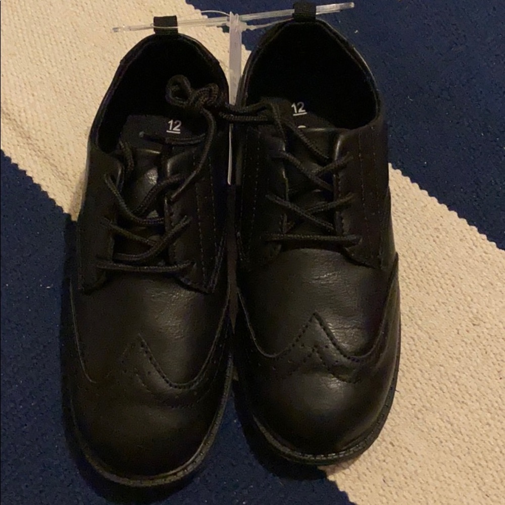 Carters Boys Black Dress Shoes sz 12 NWT